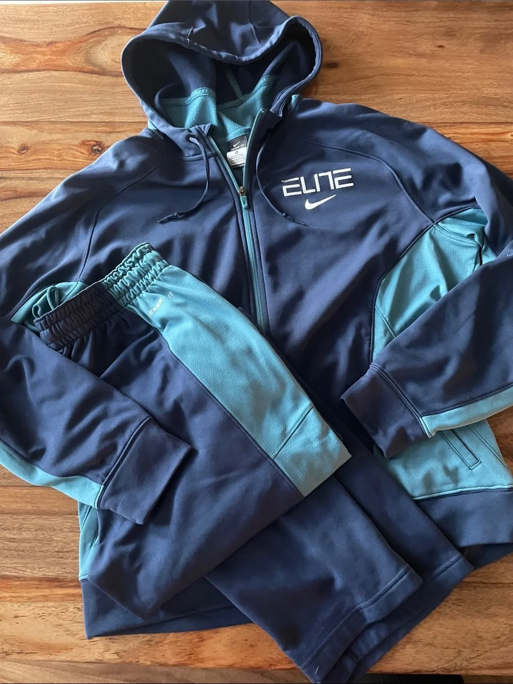 Nike Navy and Teal Elite Matching Sweat Suit Size XL